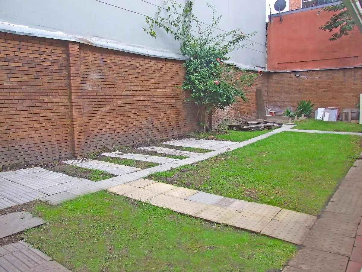Colisseum Roma House- Campin Simon Bolivar Movistar Embajada Compensar Bogota Bed & Breakfast