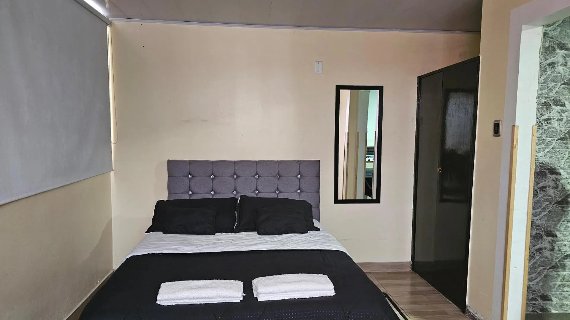 Colisseum Roma House- Campin Simon Bolivar Movistar Embajada Compensar Bogota 0*,  Colombia